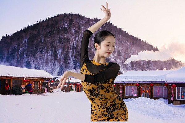 相觅雪获评干洲镇舞艺吧演员，打完送我回家