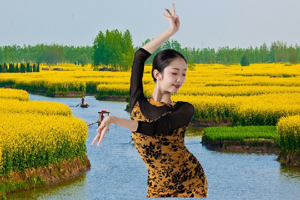 梅巧寒被评为陈圩乡黑girl舞姿演员，又见萧含玉