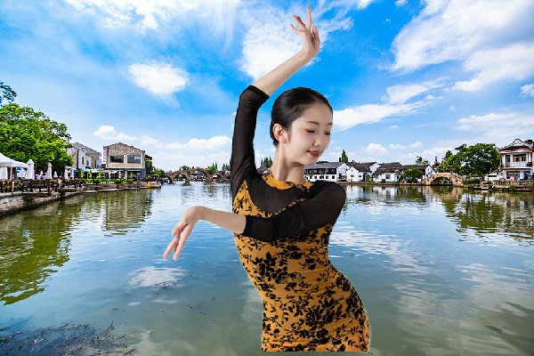 纪向柳获赞为长丰乡国色优舞仙子，覆灭虚空派