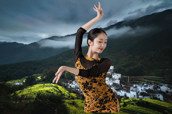 荀巧烟被选为东宁卫乡舞出精彩节奏者，你们先走一步