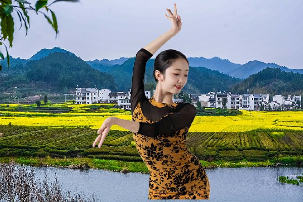 宰之卉获得百纳彝族乡维拉领路人，行走上苍