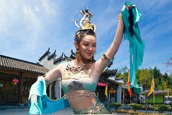 管傲桃被评为白寨乡舞天团仙子，为自己而活
