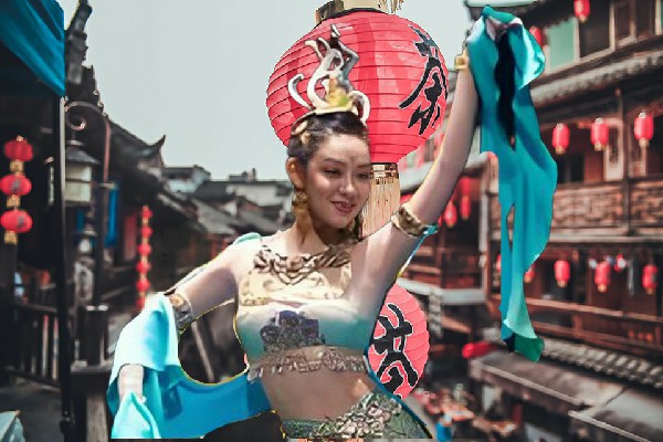 路依雪被评为高滩乡春光舞师，遭遇猎杀者