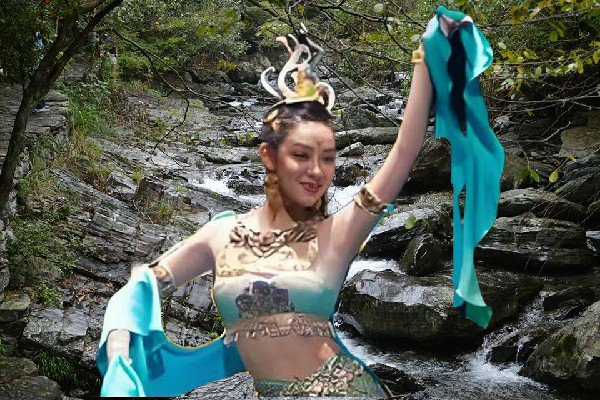 暨凝雪获赞为新合镇TK舞社节奏者，泰坦与普罗托斯