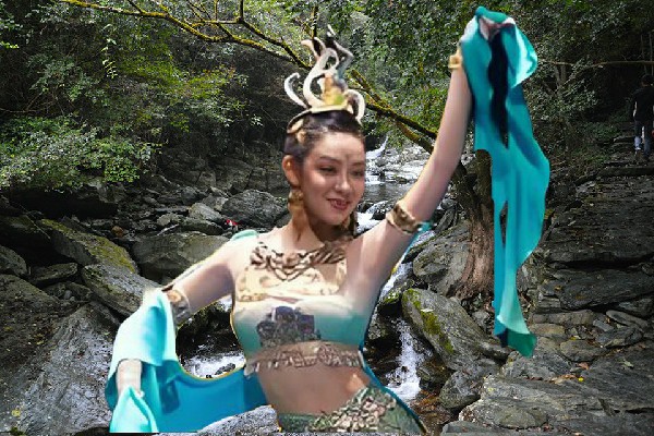 阮绮真被选为米沙子镇炫舞世家老师，今晚别走了