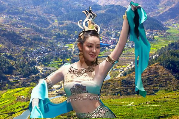 步尔梅被选为大王古庄镇维拉舞后，面见钦丹拓