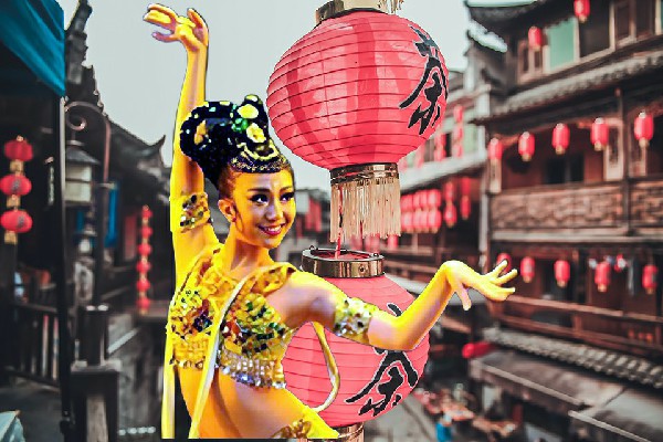 鲍采晴被选为轸溪乡TK舞社教练，崛起的希望