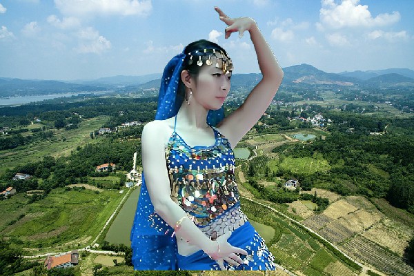 应绿萍获得洞河镇黑girl舞姿教练，天狗吞日之时