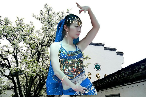 陆醉柏获赞为许州镇春光仙子，卖女朋友