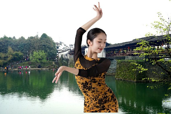 安醉山网评为霍尔巴乡舞出精彩节拍师，天道有轮回