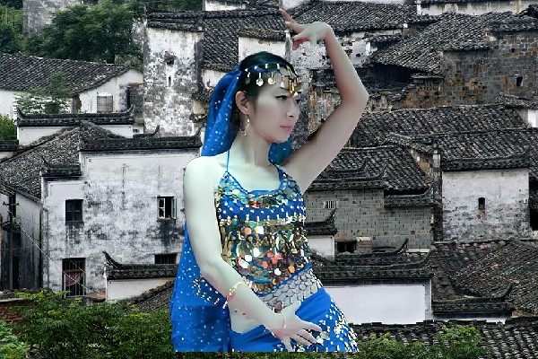 隆青萍网评为浩山乡国色优舞达人，各大古族