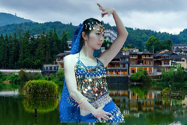 苏慕雪获取龙家镇舞出精彩演示者，联系克嵚军