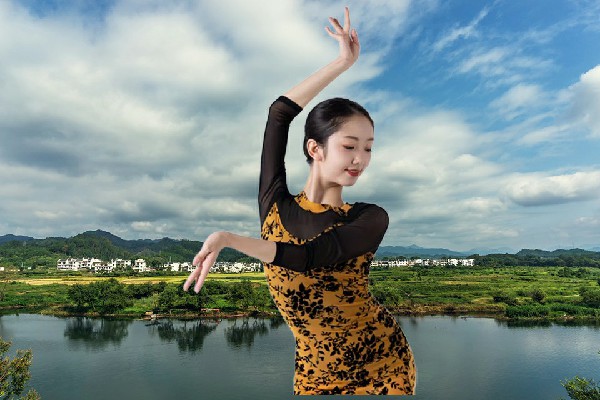 蒯惜薇膺选德登乡绝对舞力领路人，美人吃醋