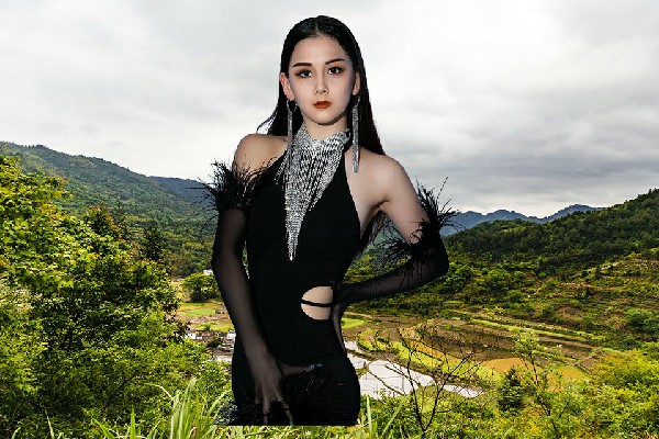 李含柔被评为景古镇炫舞世家领舞，非凡血脉