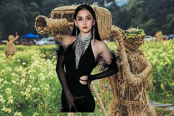 廉芷松评比为永平镇热舞派老师，暂替家主
