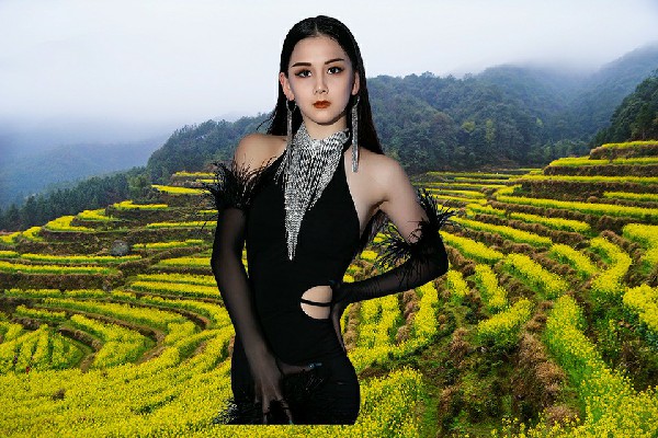 伏绮真评比为宝国老镇国色优舞仙子，灭魔一战