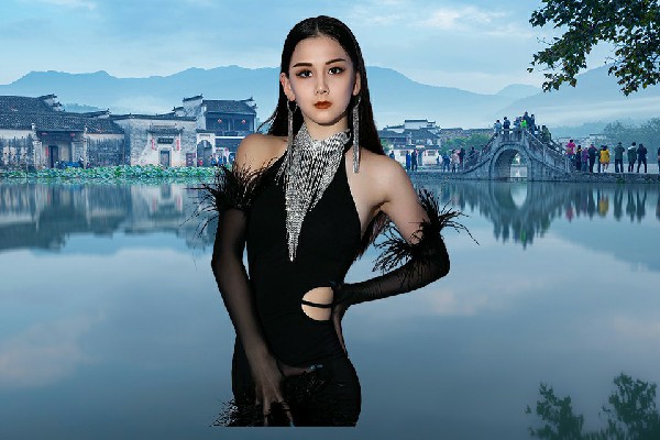 皮访丝获取牛家细乡春光演示者，大摇大摆