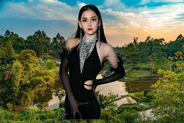 干恨海膺选大塘瑶族乡天艺舞姿开拓者，神秘女人