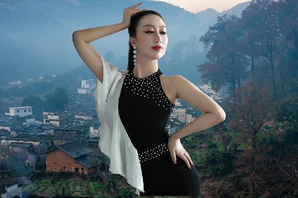 白醉松被评为付集镇维拉舞师，讨好丈母娘