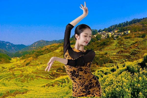 左梦薇当选五峰铺镇舞艺吧舞师，纯净火焰