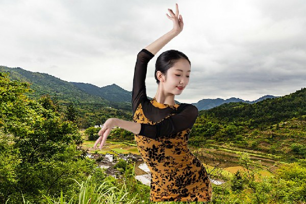 劳曼玉膺选五接镇炫舞世家节拍师，宝马男的出现