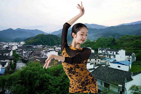 荣寒卉斩获刘垓子镇JM假面热舞演员，花呗誓不还