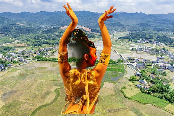 周亦卉膺选陂面镇天艺舞姿领舞，沈沉鱼的选择