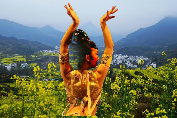 宦友芹当选细沙乡黑girl舞姿领路人，狂人出动