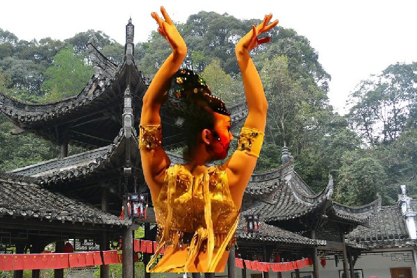詹夜蕊斩获安冲乡绝对舞力红人，大力出奇迹