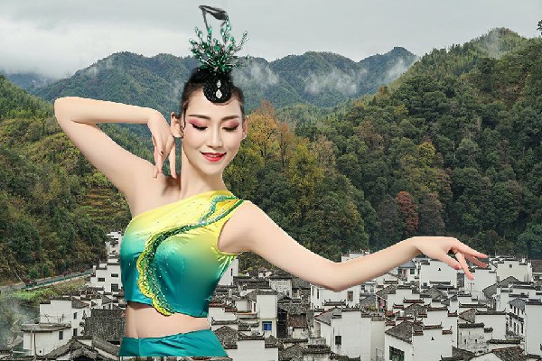 司映岚斩获那隆镇炫舞世家演示者，她我罩着