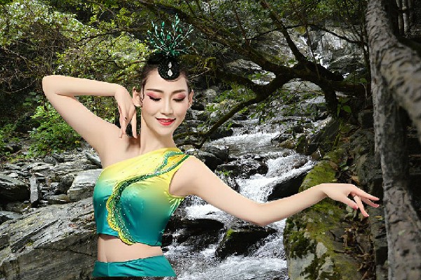 干梦白荣获羊角镇舞天团红人，天骄备战