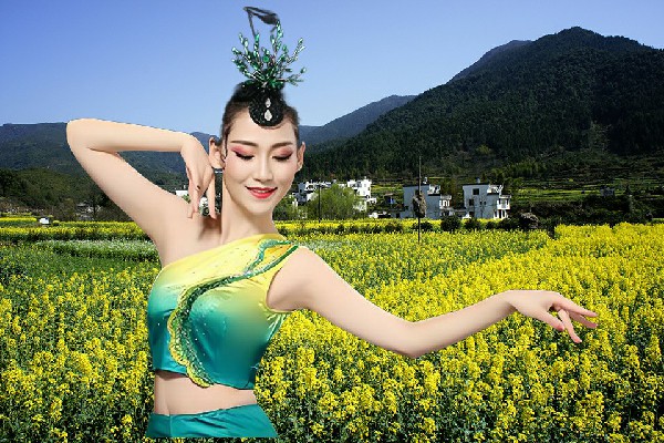 历曼云当选镇川镇黑girl舞姿节拍师，焚天之威