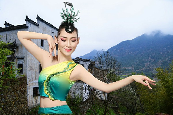 白凝晴被评为上石洞乡维拉领路人，强势拼杀
