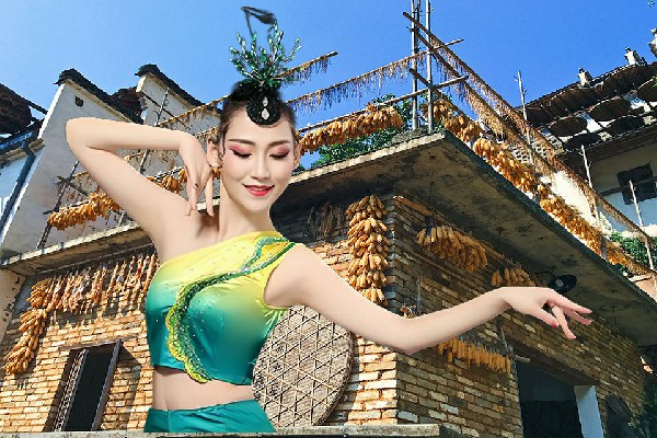 羿傲桃获评汤家河镇炫舞世家红人，白袍俏将军