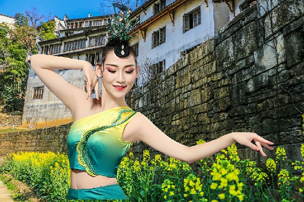 牛海松斩获大套乡JM假面热舞达人，慕容天衍