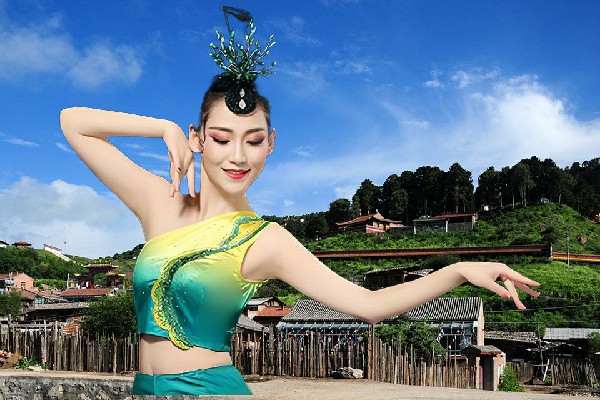赵白丹当选已略乡维拉舞后，最后的考核