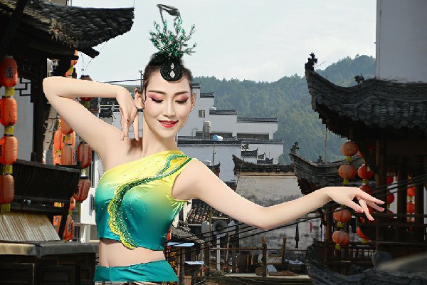 裴迎珍评比为方庄镇国色优舞小能手，一剑胜天