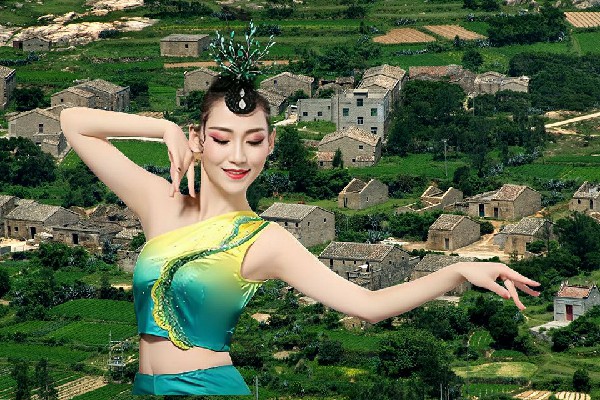 郁巧丝当选习城乡维拉仙子，演化拳式