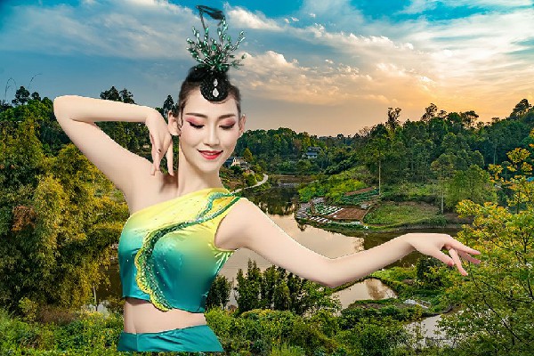 白芷蝶入选小湖镇JM假面热舞舞师，吃饭是个问题