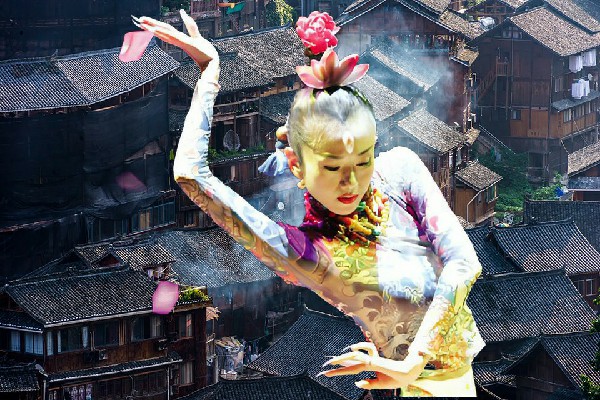 靳亦丝获评彭店子乡绝对舞力领路人，恐怖的攻城机械