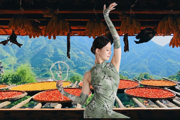 羊雁蕾评比为蔡河镇TK舞社红人，陷害失败