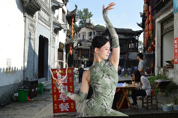 戎书梦网评为叶赫满族镇炫舞世家骨干，特种兵真的有种