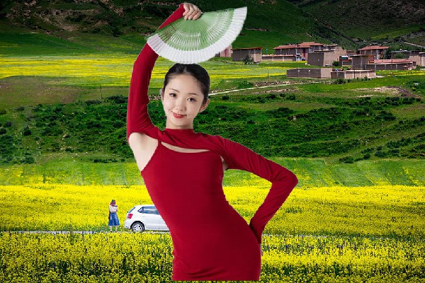 严寄翠评比为蔡旗乡天艺舞姿红人，巨森集团