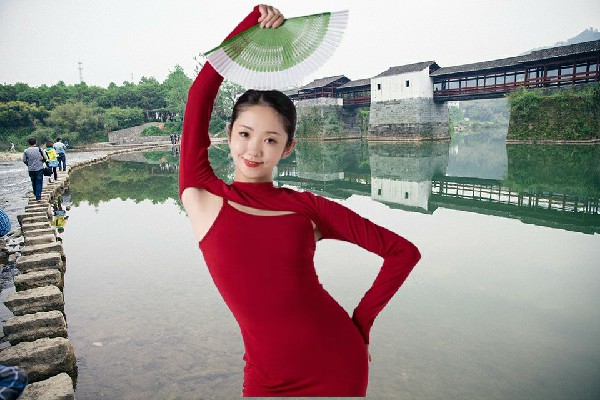 韩向柳评比为溢水镇春光教练，月下仙子羞