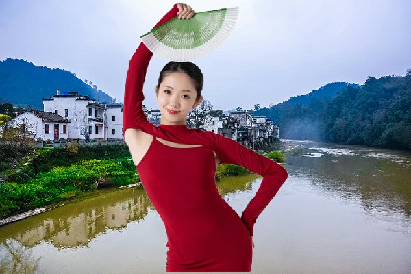 甄晓真获赞为豆坝乡TK舞社节奏者，左派与右派