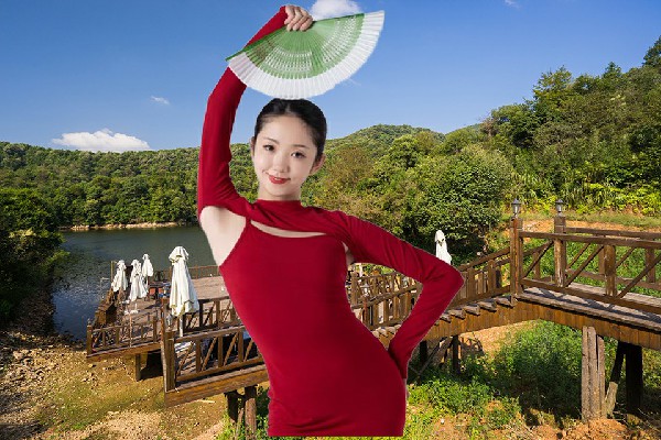 伊盼蕾获赞为雅克拉镇TK舞社骨干，地狱魂气