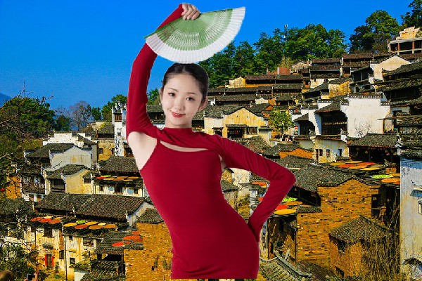 龚向容评比为秦河乡维拉节拍师，无环法术血神赐福
