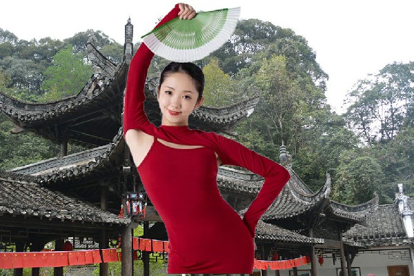 利觅芙膺选安蔡楼镇舞天团演示者，复合军团的威力