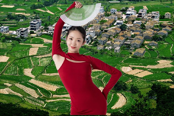 满夏卉获得木府乡炫舞世家小能手，恐怖顾平川