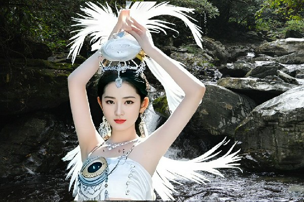 封凌寒荣获贯塘乡春光节奏者，泰坦与普罗托斯